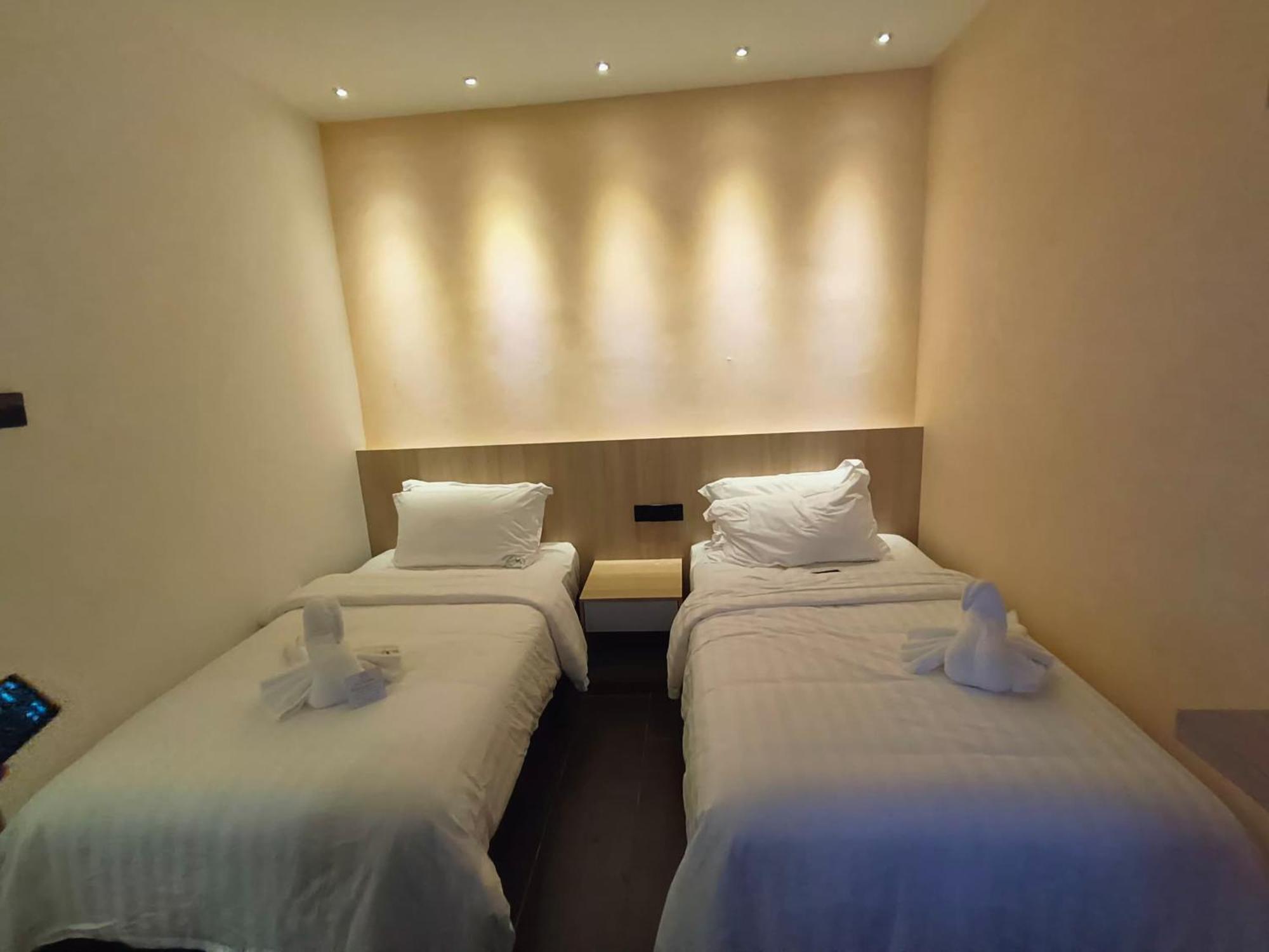 Red'S Hotel Bintulu Dış mekan fotoğraf