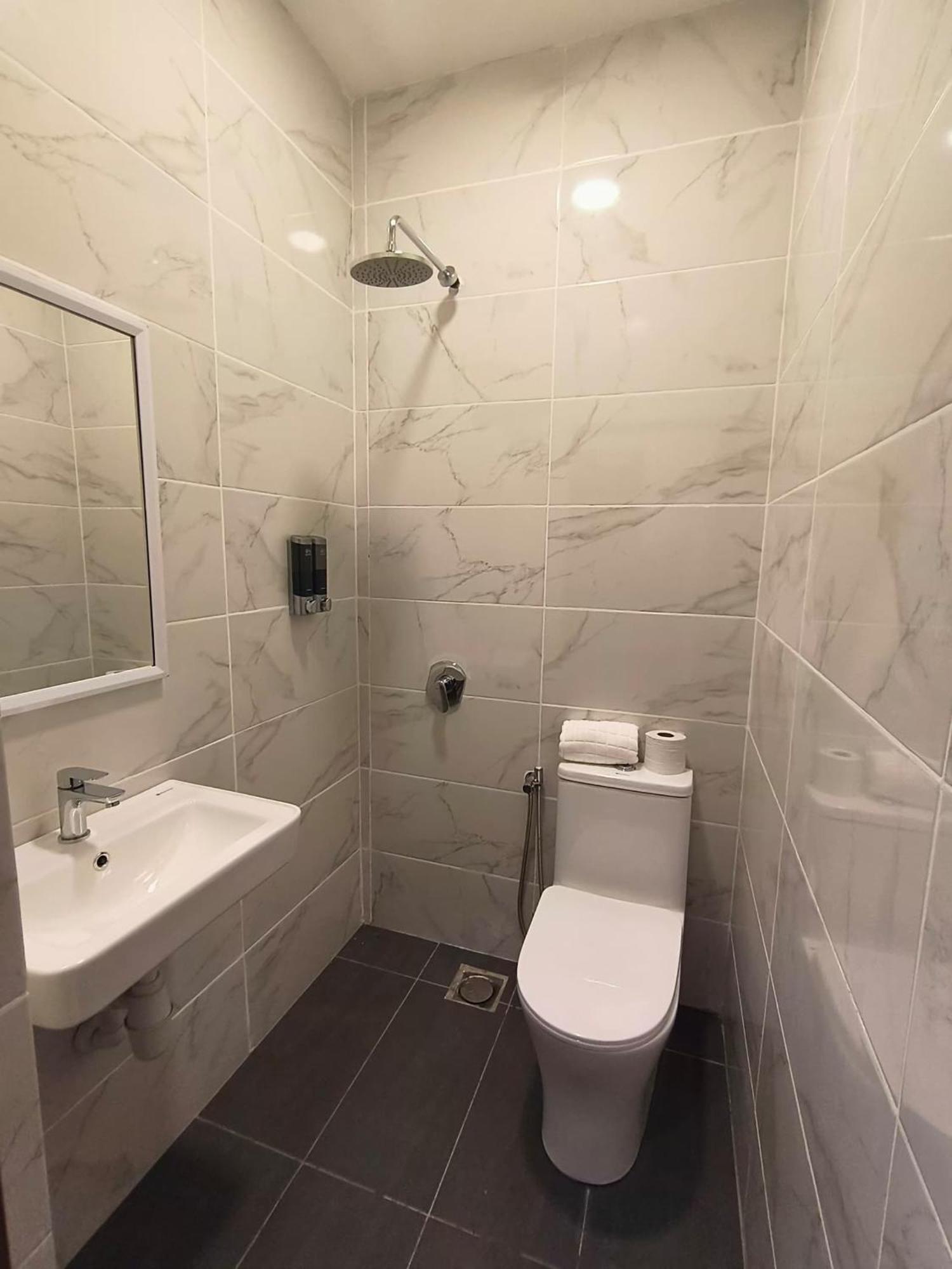 Red'S Hotel Bintulu Dış mekan fotoğraf